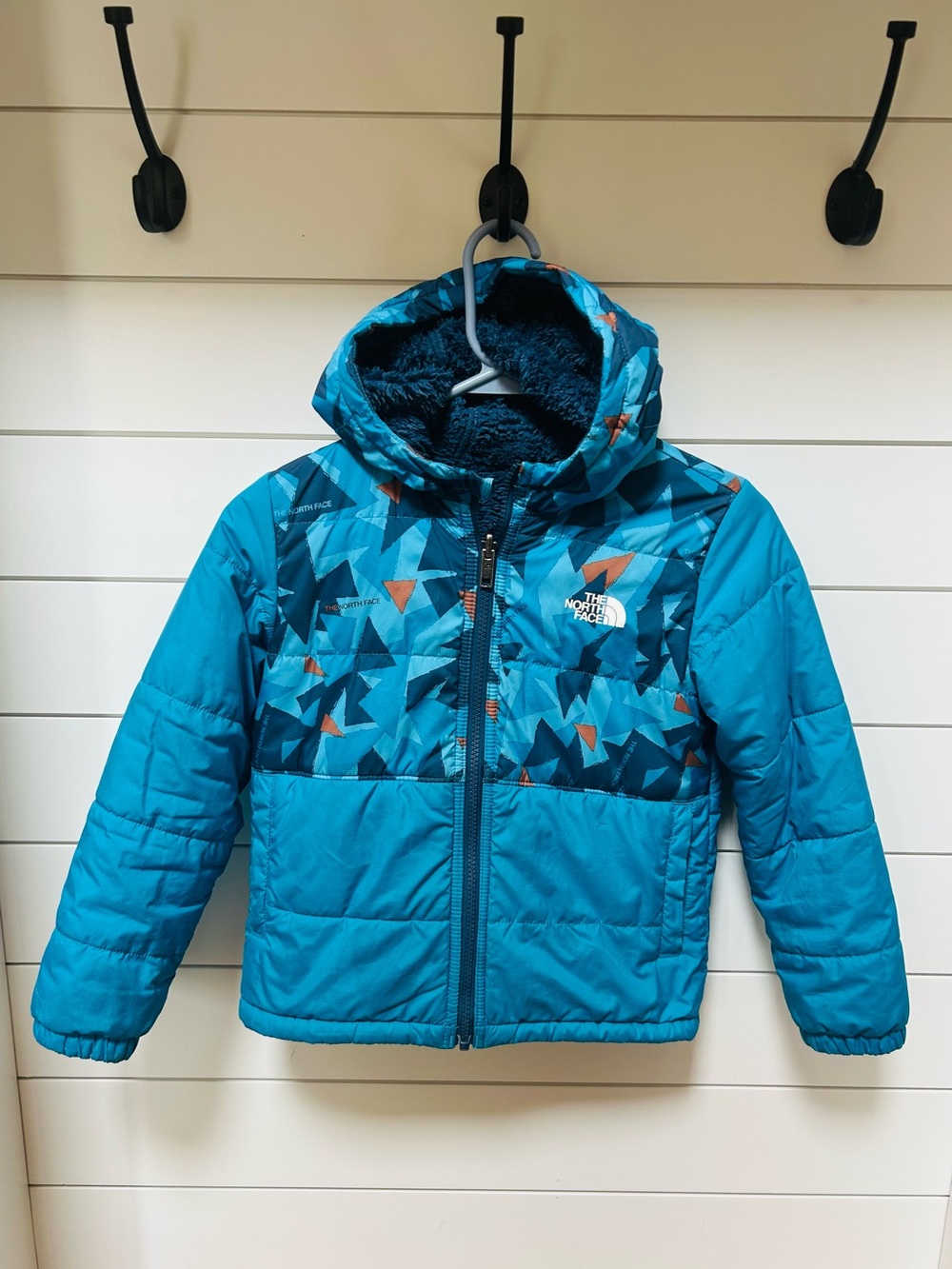 The North Face Teal and Navy Geometric Puffer Jacket with Hood